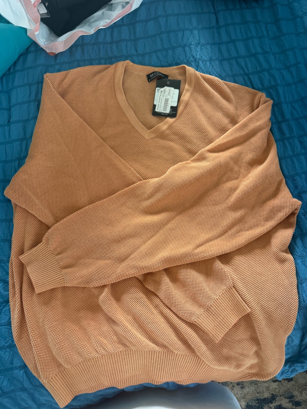 Men’s Textured V-Neck St. Croix Sweater in Peach